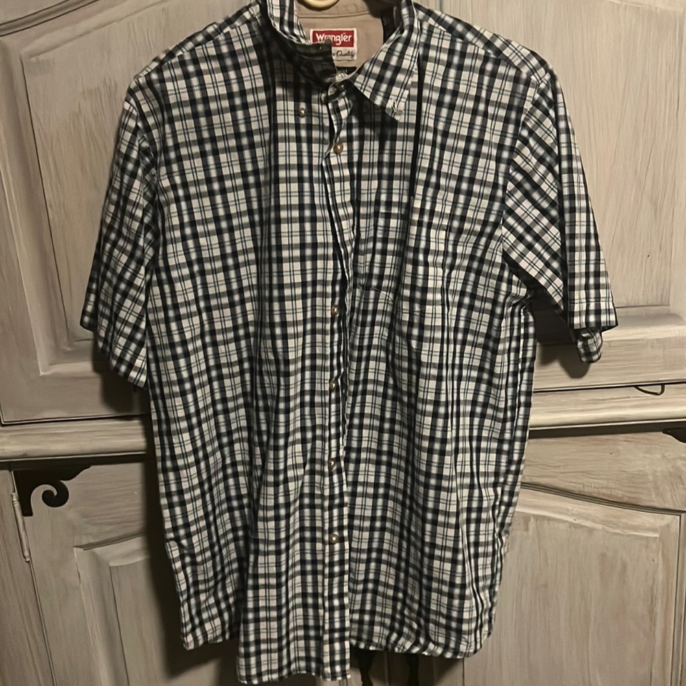 Too small for husband. Size M.